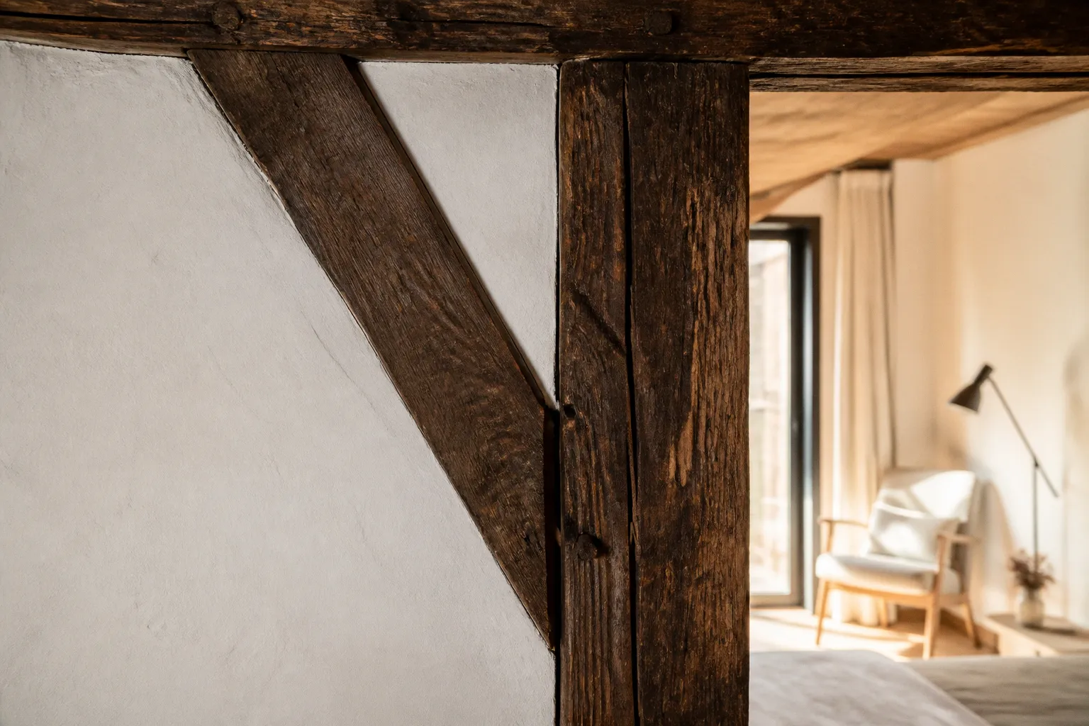 Colombages intérieurs : authenticité ou design épuré ?