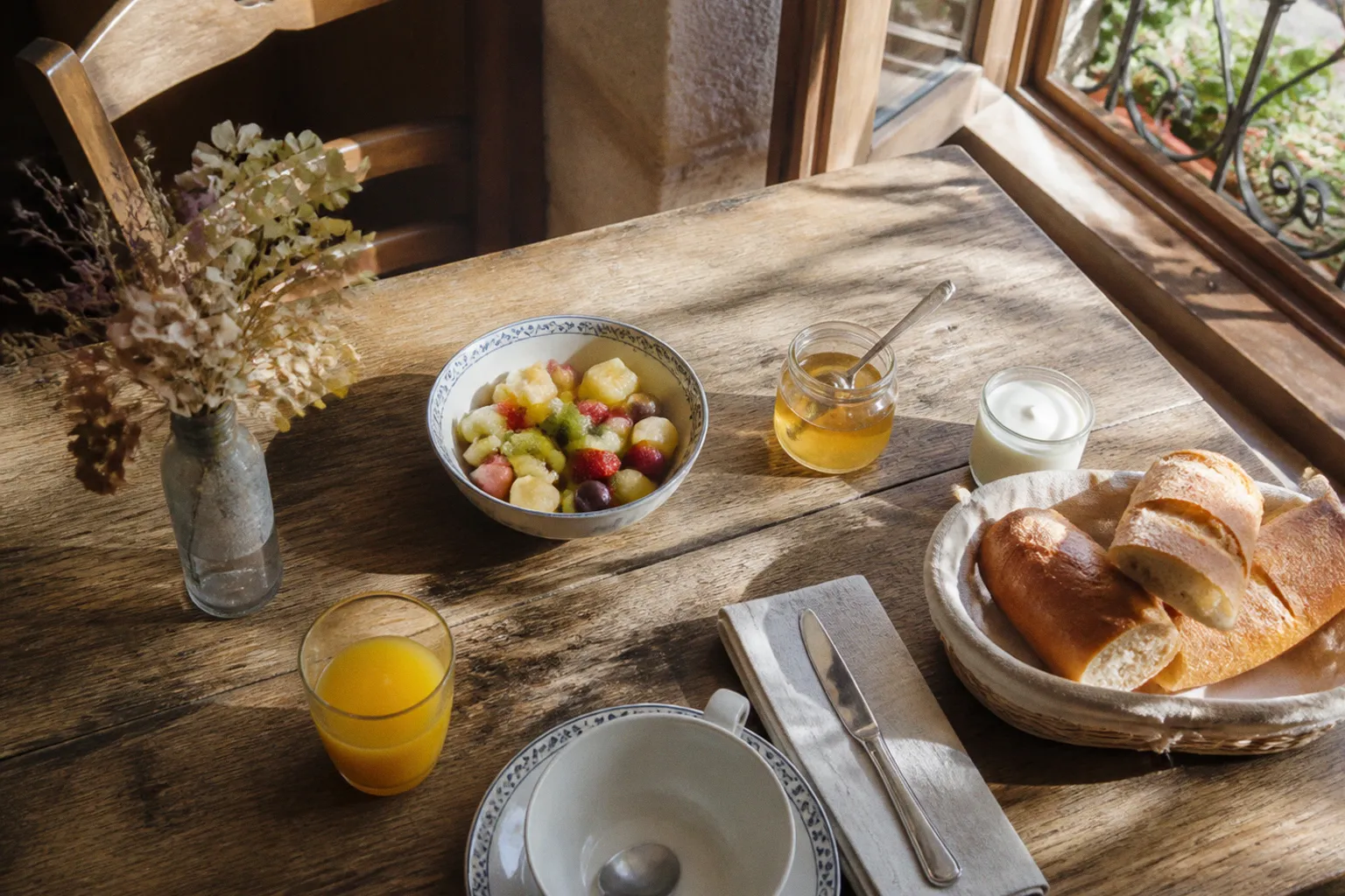 Petit-déjeuner en chambre d'hôtes : l'obligation légale