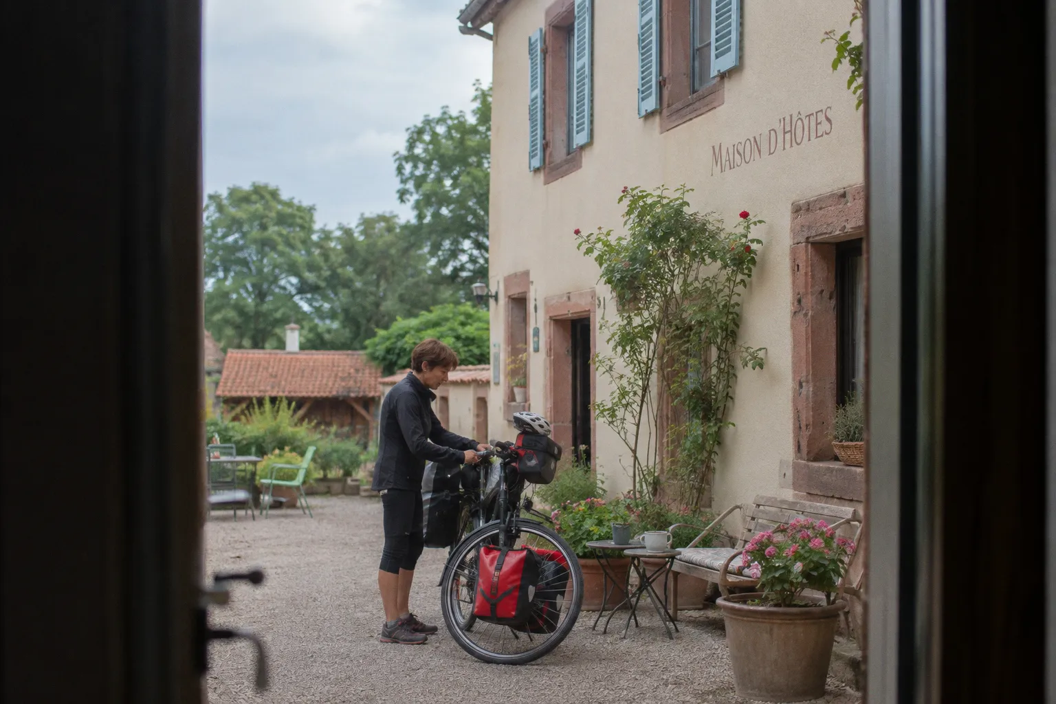 Voyage à vélo en Alsace : les défis de l'accueil en maison d'hôtes